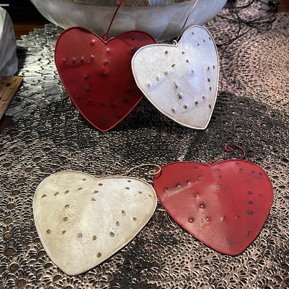 Hearts Rustic Outdoor, Tin punched design swirl hanging hook Red & Cream set/4 - Picture 4 of 16